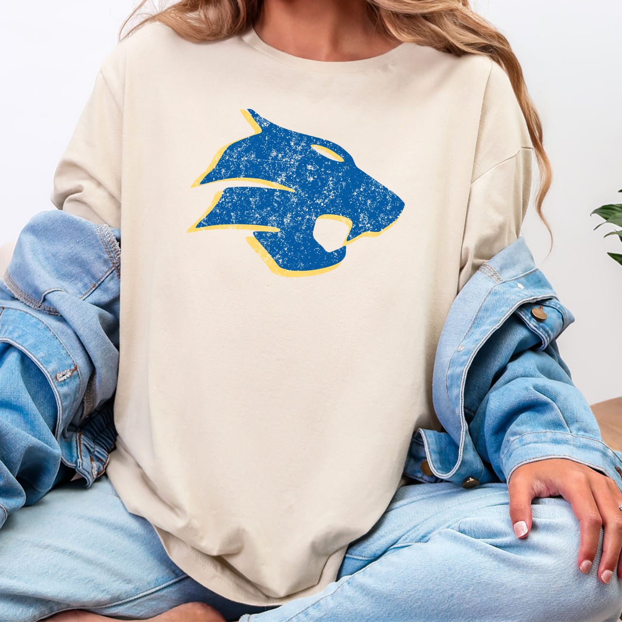 Durant Wildcats Distressed Mascot Tee