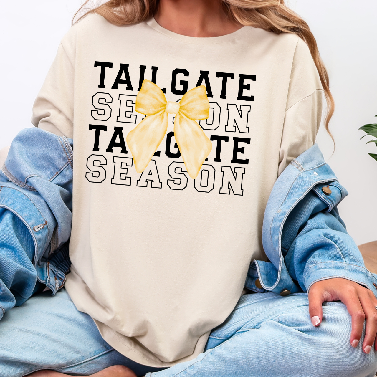 Tipton Tigers Tailgate Season Bow Tee